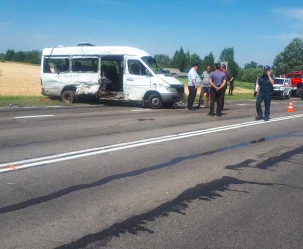 В Брянской области в ДТП с маршруткой погибли три человека