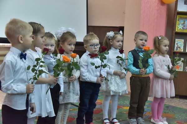 В Брянске прошел фестиваль детских талантов «Единственной маме на свете!»