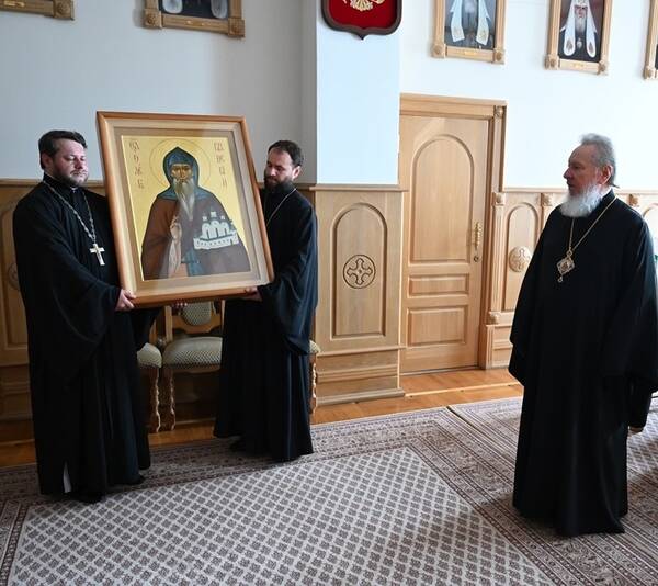 Брянскому военкому Урмансову передали икону Святого князя Олега Брянского