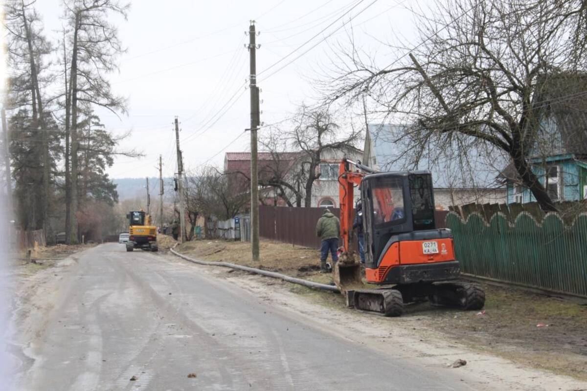 В брянском поселке Локоть реконструируют водопроводные сети