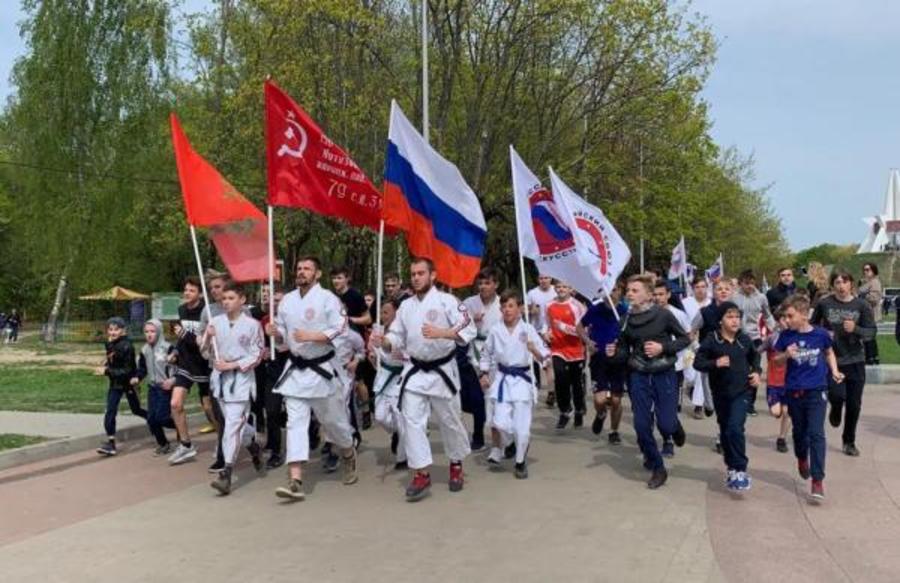 В Брянске при поддержке «Единой России» прошла акция «Эстафета Победы»
