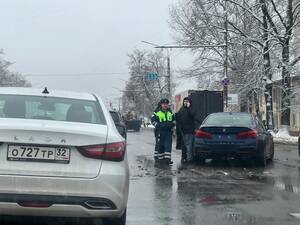 ДТП в Брянске параллизовало движение транспорта у ДК Железнодорожников