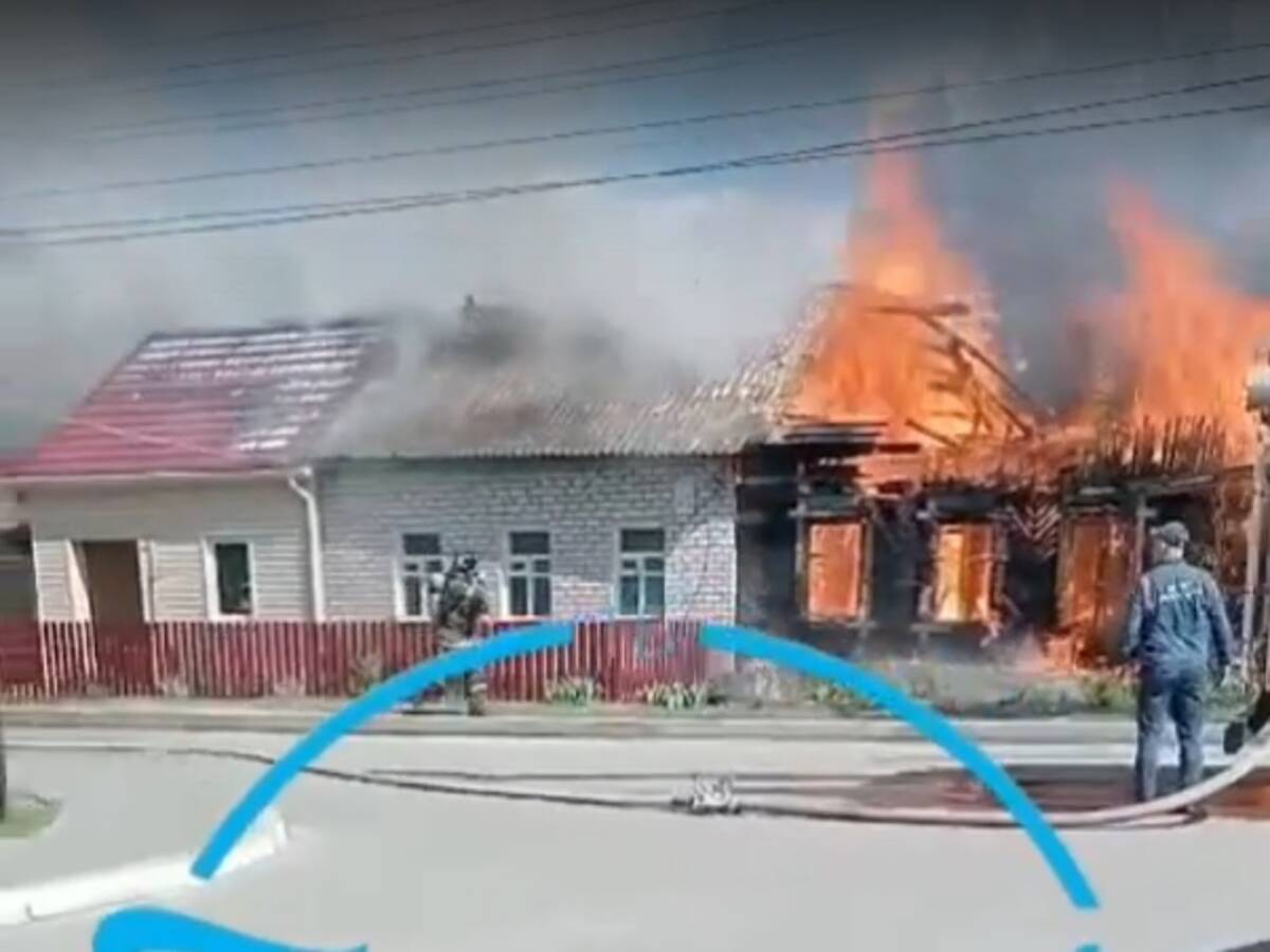 В Брянске загорелся дом на улице Металлистов | 03.05.2024 | Брянск -  БезФормата