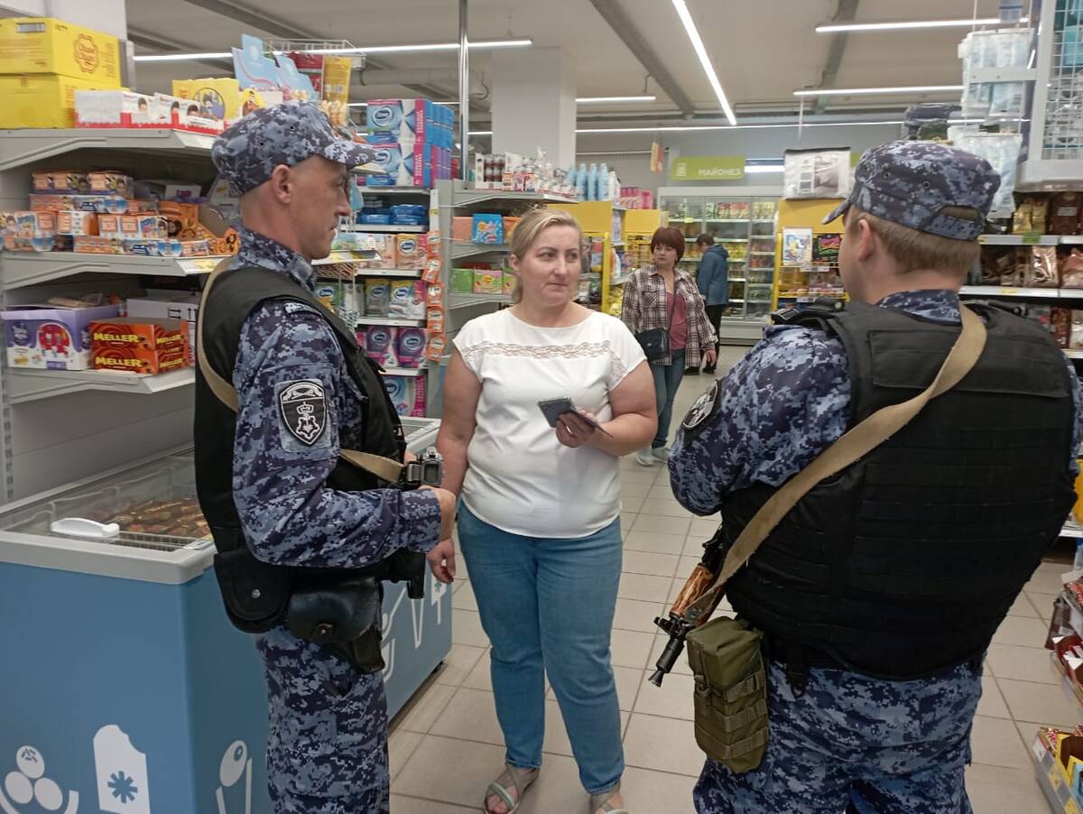 В Дятьково 2 юноши вломились ночью в супермаркет «Магнит»