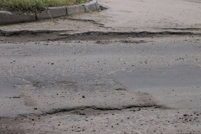 Брянские дороги и транспорт признали худшими в России