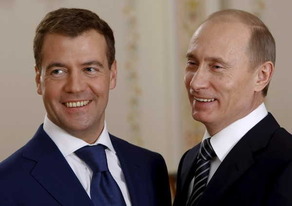 Путин и Медведев поздравили брянского губернатора с Днём народного единства
