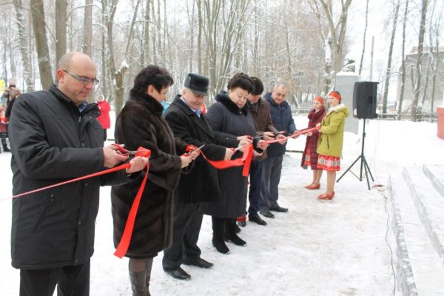 В Погарском районе открыли отремонтированный сельский Дом культуры