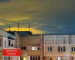 В Брянске на улице Богдана Хмельницкого с пятого этажа выпал человек