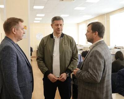 В Брянске работает центр, где помогут с выплатами, почтой и судами