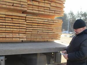 В Брянской области задержали крупную партию пиломатериалов 