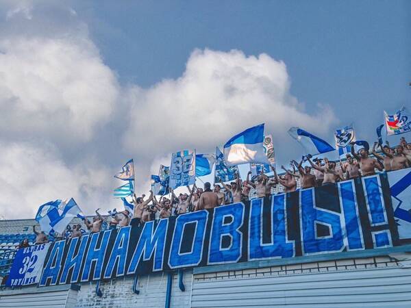 Брянским фанатам запретили выпивать и буянить на стадионе «Динамо»