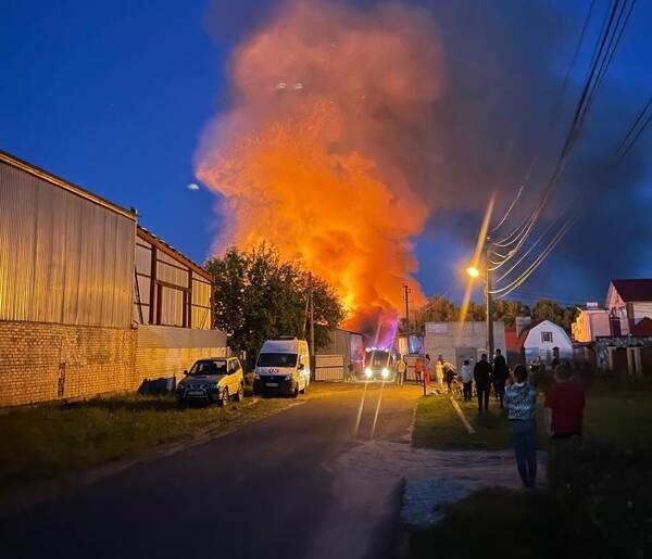 Под Брянском сняли на фото крупный пожар в Супонево