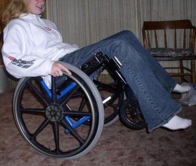 Брянские чиновники сэкономили на коляске для женщины-инвалида