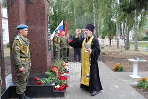 В Стародубском районе после реконструкции открыли памятник воинам-землякам