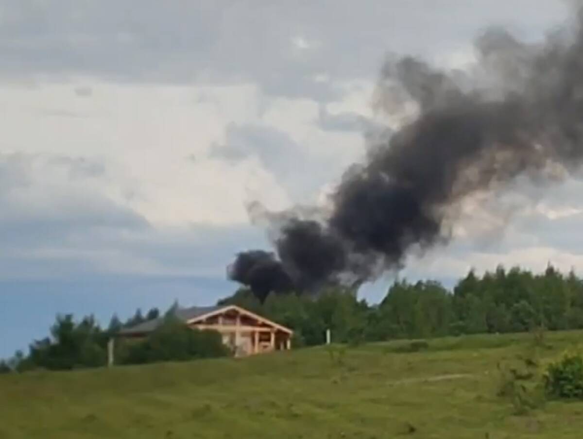 Брянцы сообщили о возгорании в поселке Толмачево