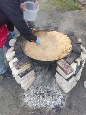 В Климовском районе военнослужащих угощают вкусным пловом