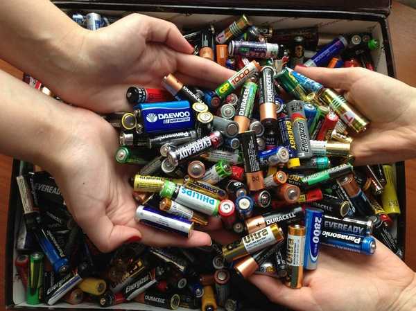 Брянцев просят сдавать отработанные батарейки в пункты приема