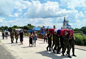 В Навлинском районе простились с героем СВО Сергеем Ивкиным