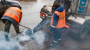 Специалисты ликвидируют ямы на основных магистралях Брянска