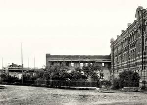 Брянцам показали фото строительства здания обкома КПСС после войны