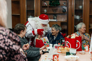 Новый год с радостью: на Брянщине прошла благотворительная акция в домах-интернатах