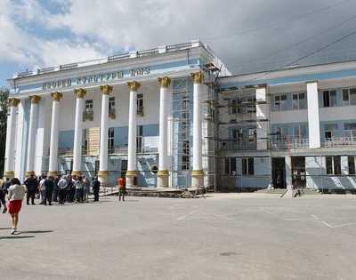 В Брянске продолжается капитальный ремонт здания Дворца культуры БМЗ