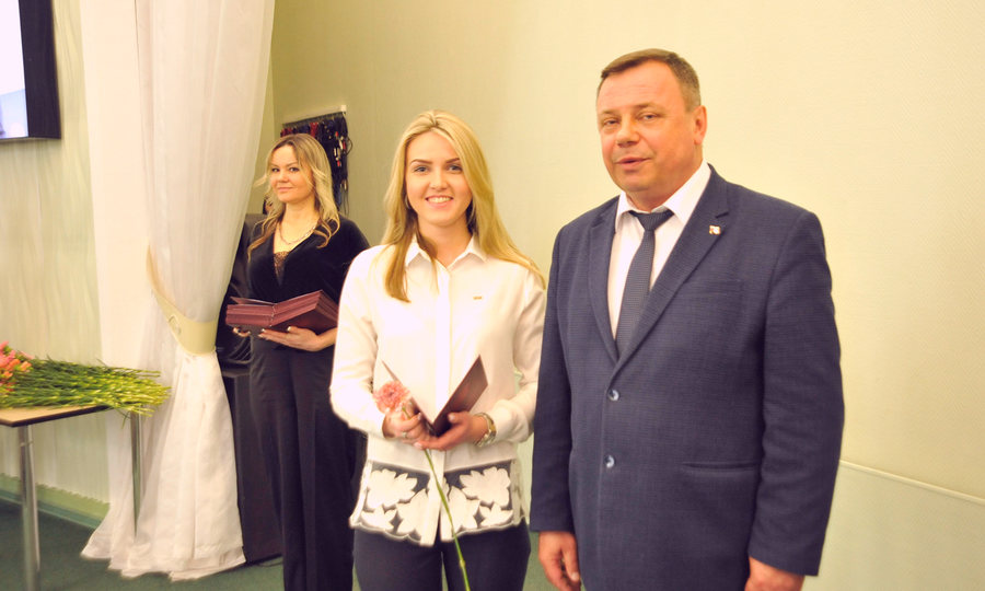 Выпускникам Брянского филиала РАНХиГС вручили дипломы