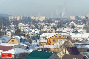 Свыше 200 единиц спецтехники вышли на расчистку брянских дорог