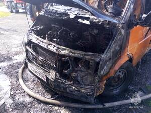 Ночью в Комаричском районе вспыхнул автомобиль