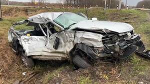 В Почепском районе машина выехала на красный и влетела под поезд