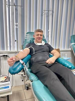 Брянская станция переливания поблагодарила донора с четвертьвековым стажем