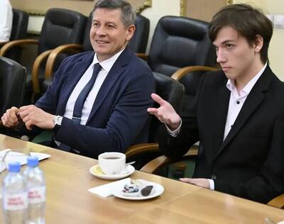 Ковальчук встретился с лучшими выпускниками Брянской области