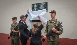 На водоканале Брянска открыли доску погибшему коллеге Виктору Хоюзко