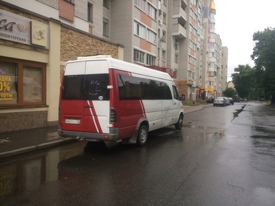 В Брянске ищут водителя, устроившего ДТП с маршрутным такси