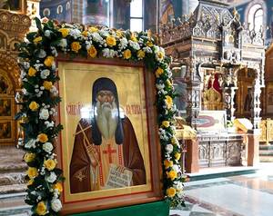 Храму при столичном УМВД передана икона Олега Брянского с частицей его мощей