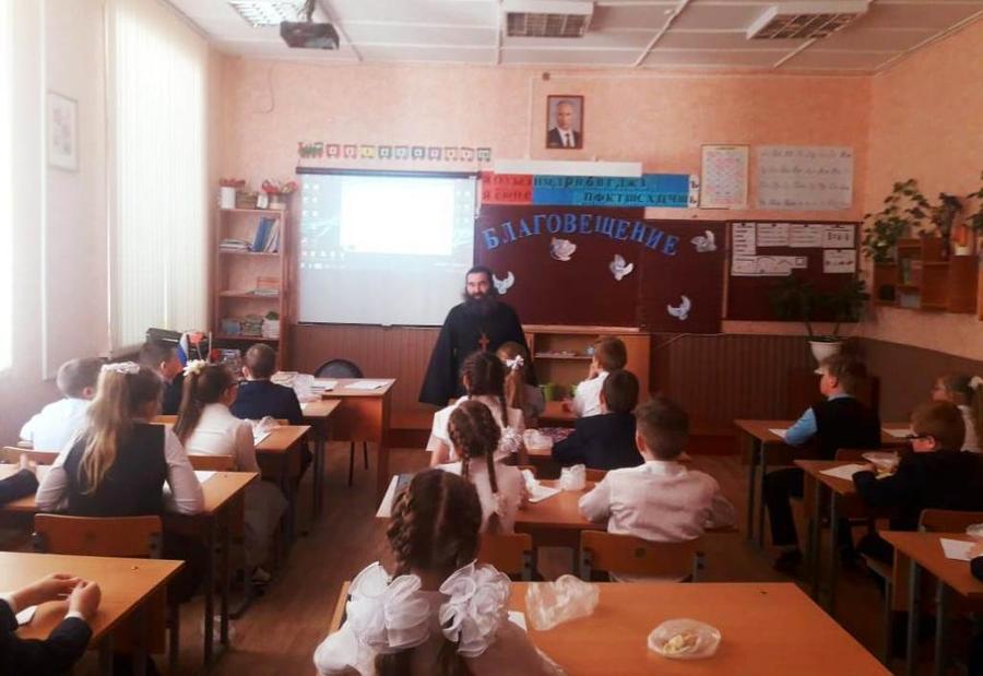 Священник рассказал брянским школьникам о грехе сквернословия