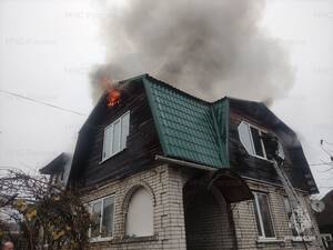 На Луговой в Брянске сгорел коттедж