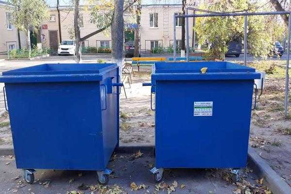 В Клинцах устанавливают новые контейнеры для мусора