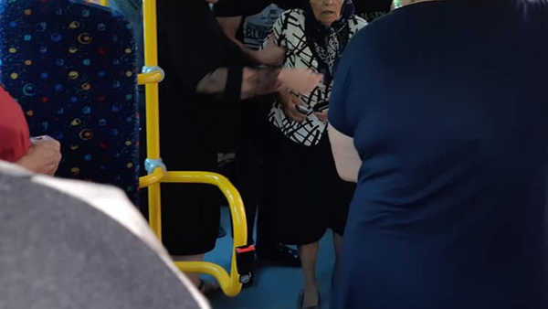Под Навлей водитель автобуса протаранил грузовик: ранена пенсионерка
