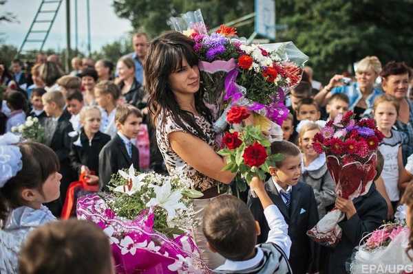 В Брянске маму школьника возмутил сбор 300 рублей на подарки учителю