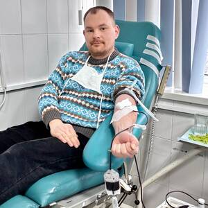 Почётный донор из Брянска 250-й раз сдал кровь и спас ещё одну жизнь