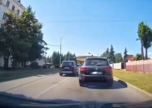 В Брянске водителя Ford наказали по видео из соцсетей за выезд на встречку