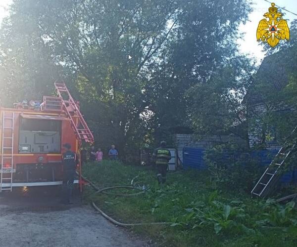 В поселке Супонево под Брянском при пожаре в частном доме пострадал человек
