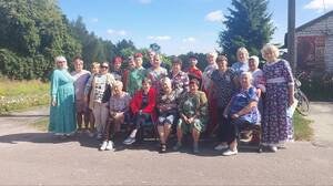 К жителям стародубского села приехал концерт «на дом»