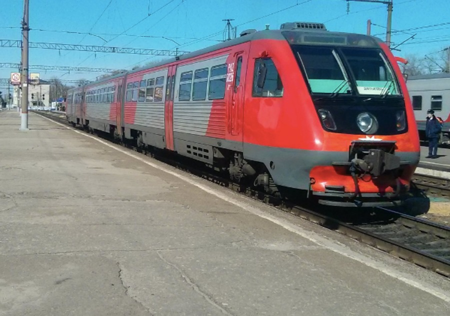 Ржд брянск. Пригородные поезда «Брянск-Унеча». Электропоезд Брянск Комаричи. Брянск-Унеча-Новозыбков. Поезд Брянск Унеча.