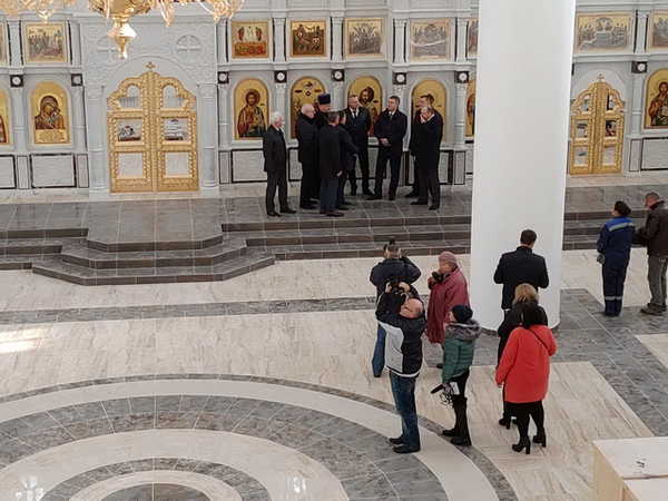 Брянский губернатор посетил строящийся кафедральный собор в Клинцах