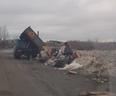 В Брянске сняли на видео мусорный беспредел коммунальщиков