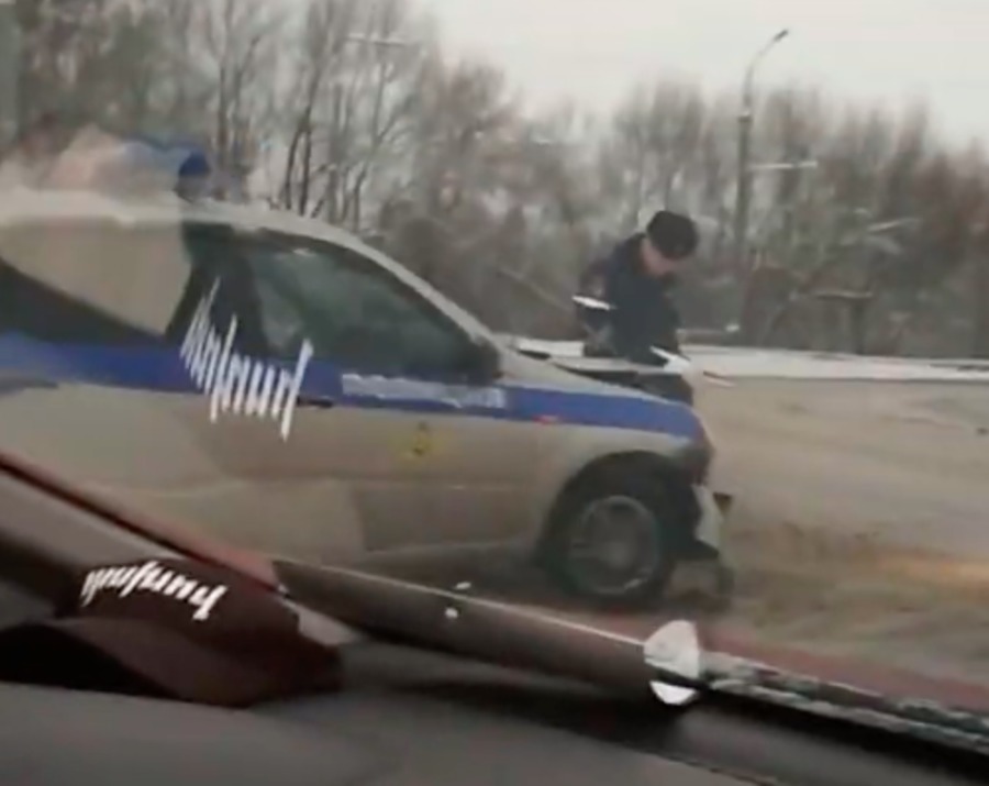  В Брянске ДТП c полицейской машиной обошлось без пострадавших