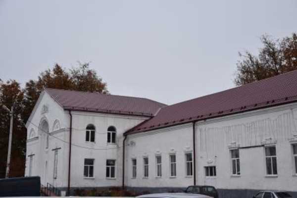 В Мглине за 1,9 млн рублей ремонтируют Дом культуры