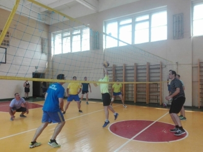 В Брянске прошли соревнования по волейболу среди сотрудников МЧС